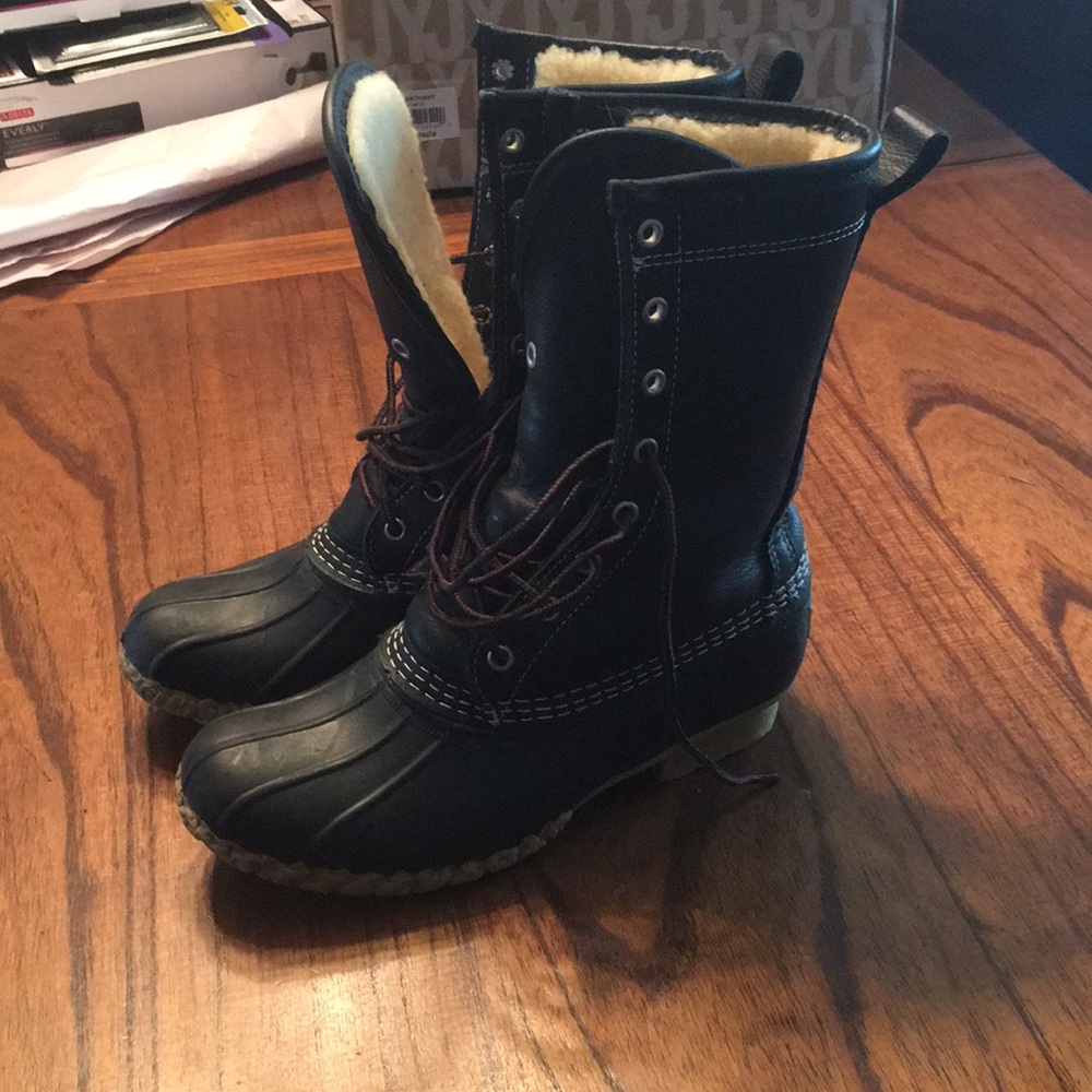 Black Bean Boots: 10 inch shearling lined